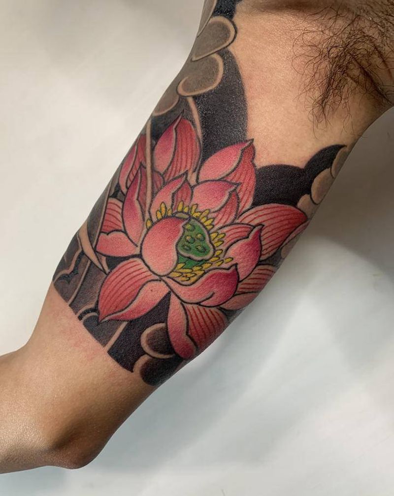 莲花纹身纹身图片_手臂老传统重庆纹身图案