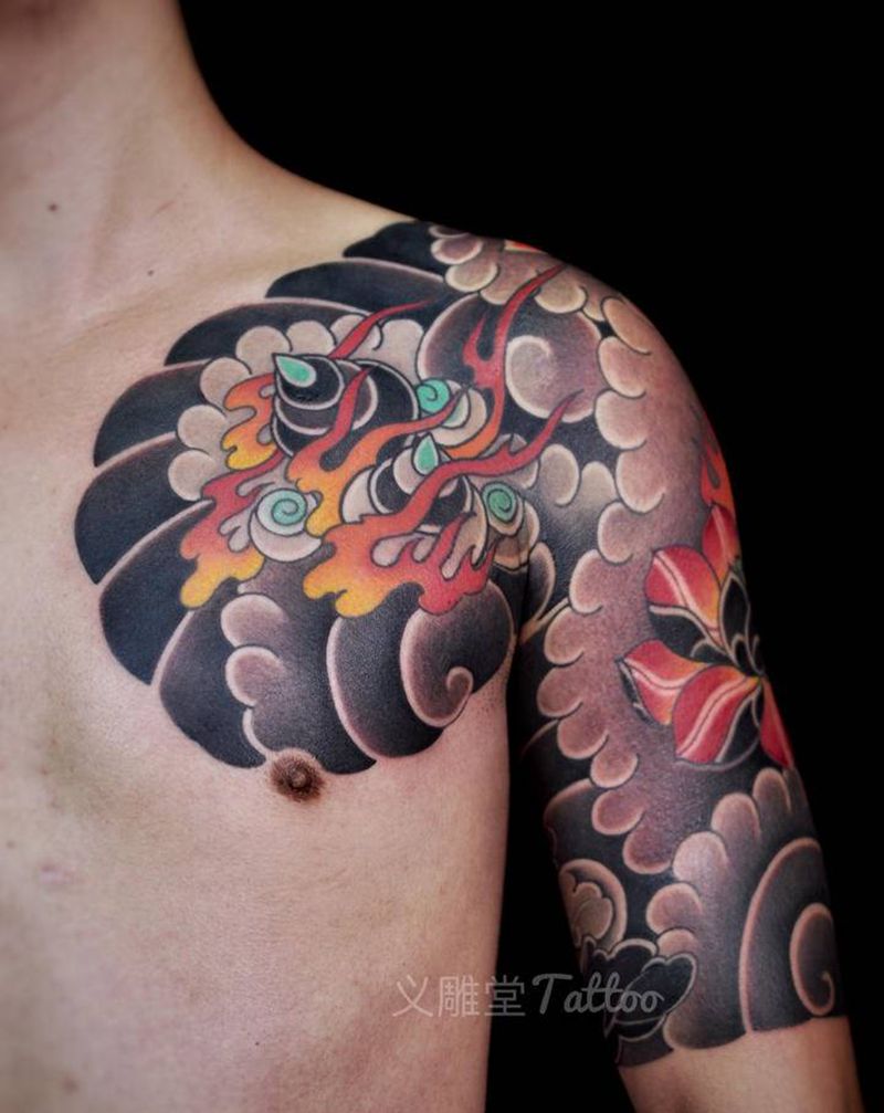 半胛纹身纹身图片_手部胸部老传统重庆纹身图案