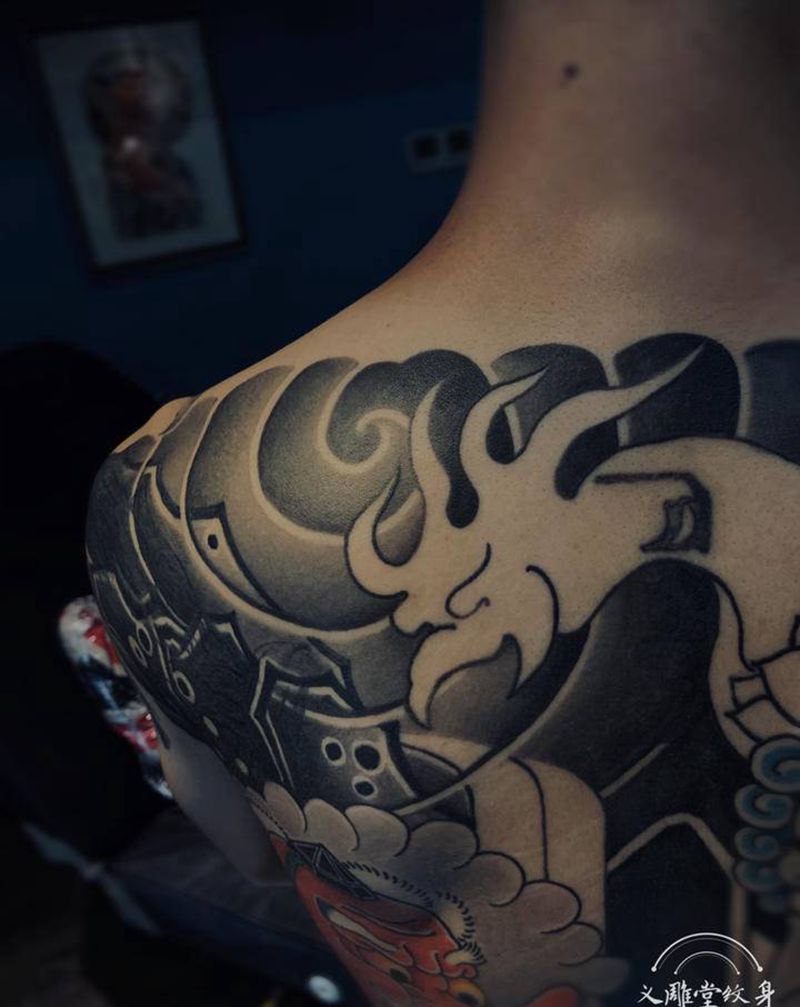 水纹板雾纹身图片_板雾纹身图案