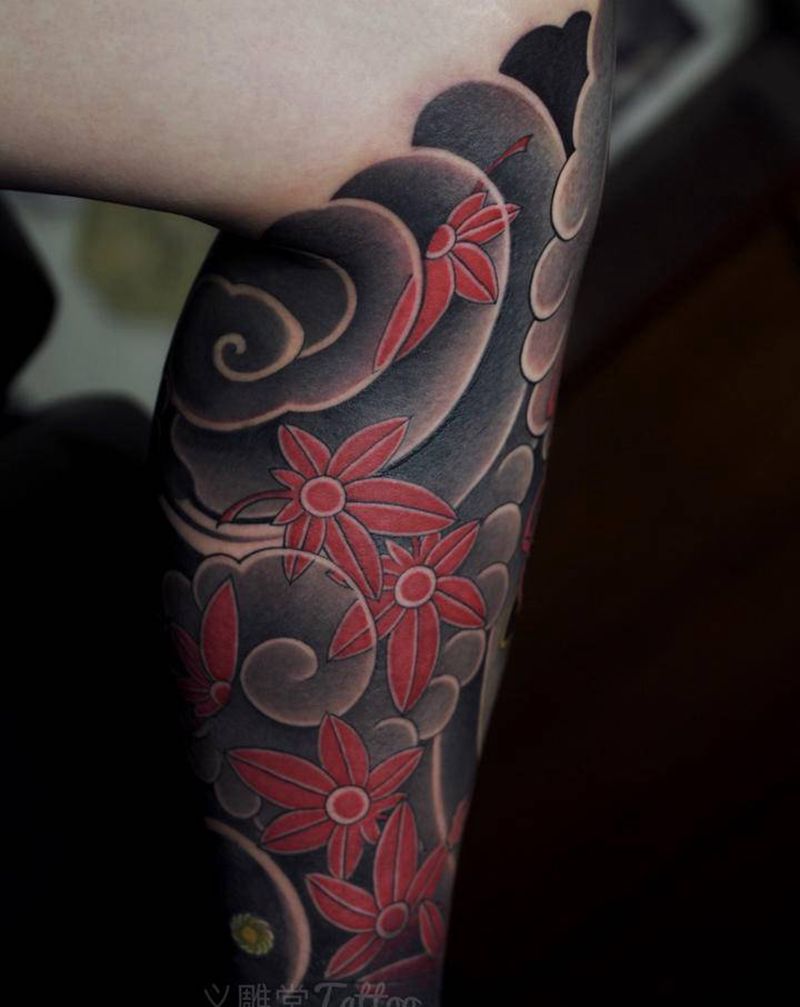 枫叶纹身纹身图片_腿部老传统重庆纹身图案