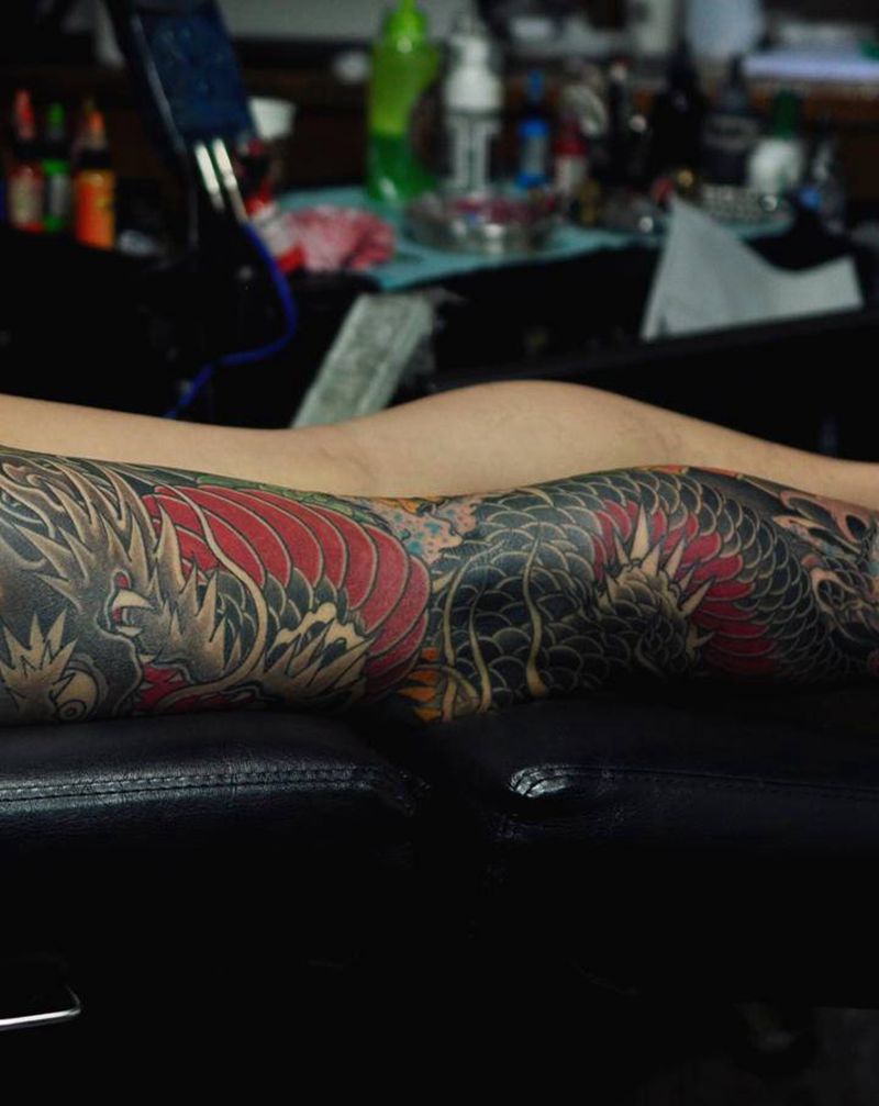 花腿纹身纹身图片_腿部传统风格纹身图案