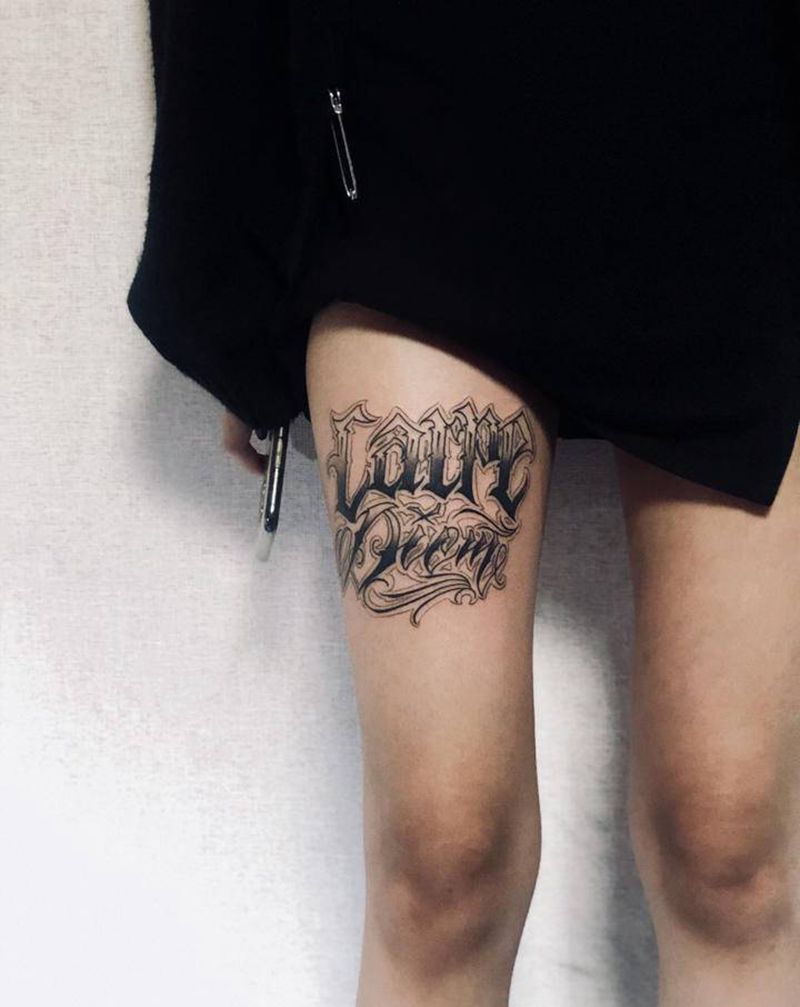 及时行乐纹身图片_腿部花体字纹身图案