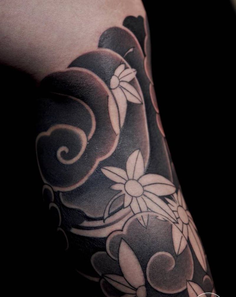 板雾纹身纹身图片_腿部老传统纹身图案