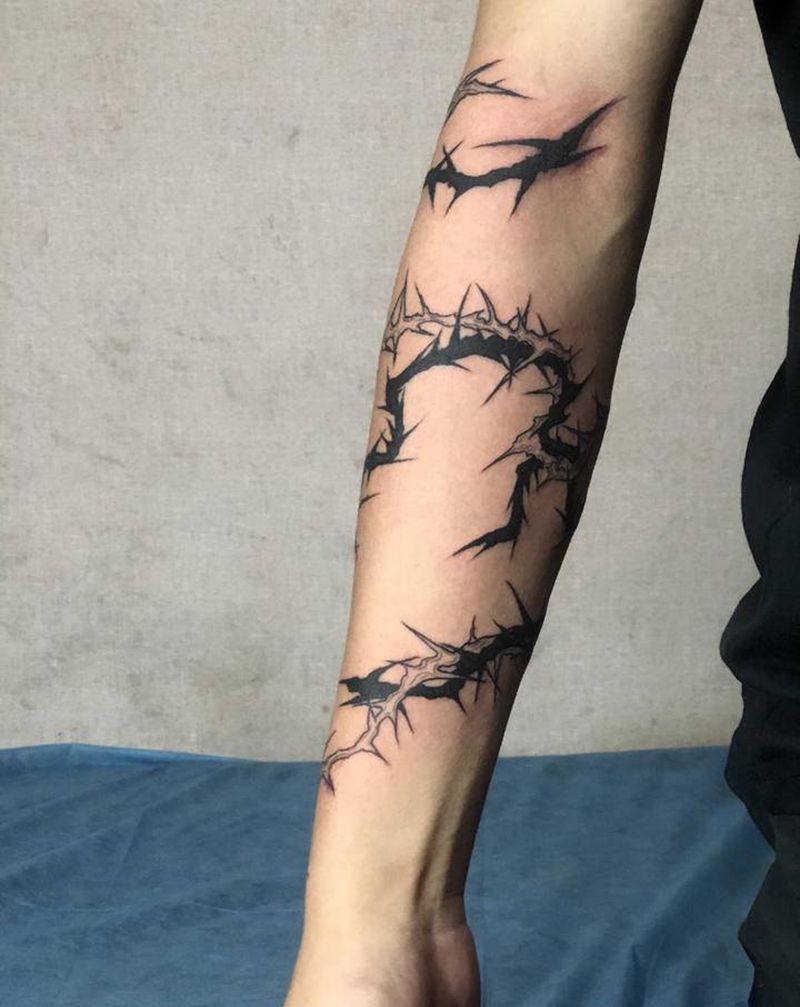 荆棘纹身图片_手臂纹身图案