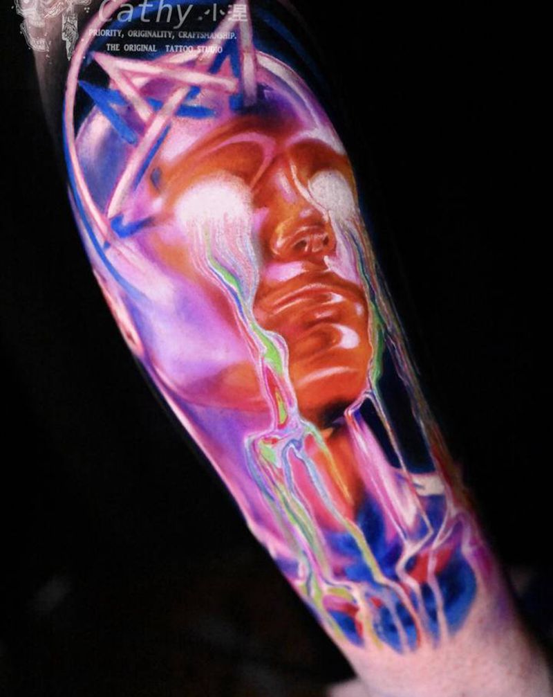 光纹身图片_腿部脚部欧美写实New School光赛博朋克仟纹身图案