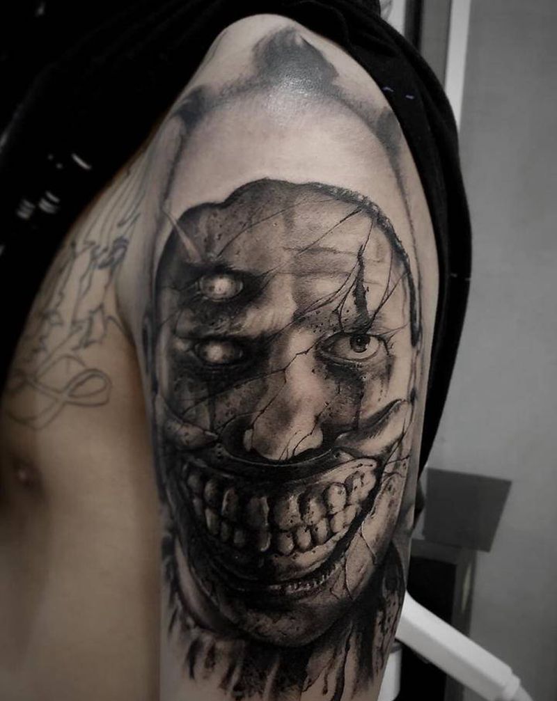 畸形秀纹身图片_手臂欧美写实纹身图案