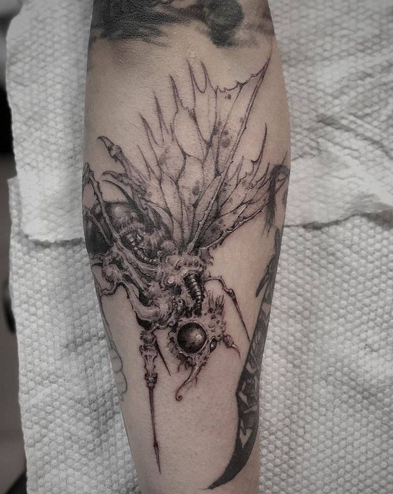 蜂纹身图片_手部手臂欧美写实纹身图案