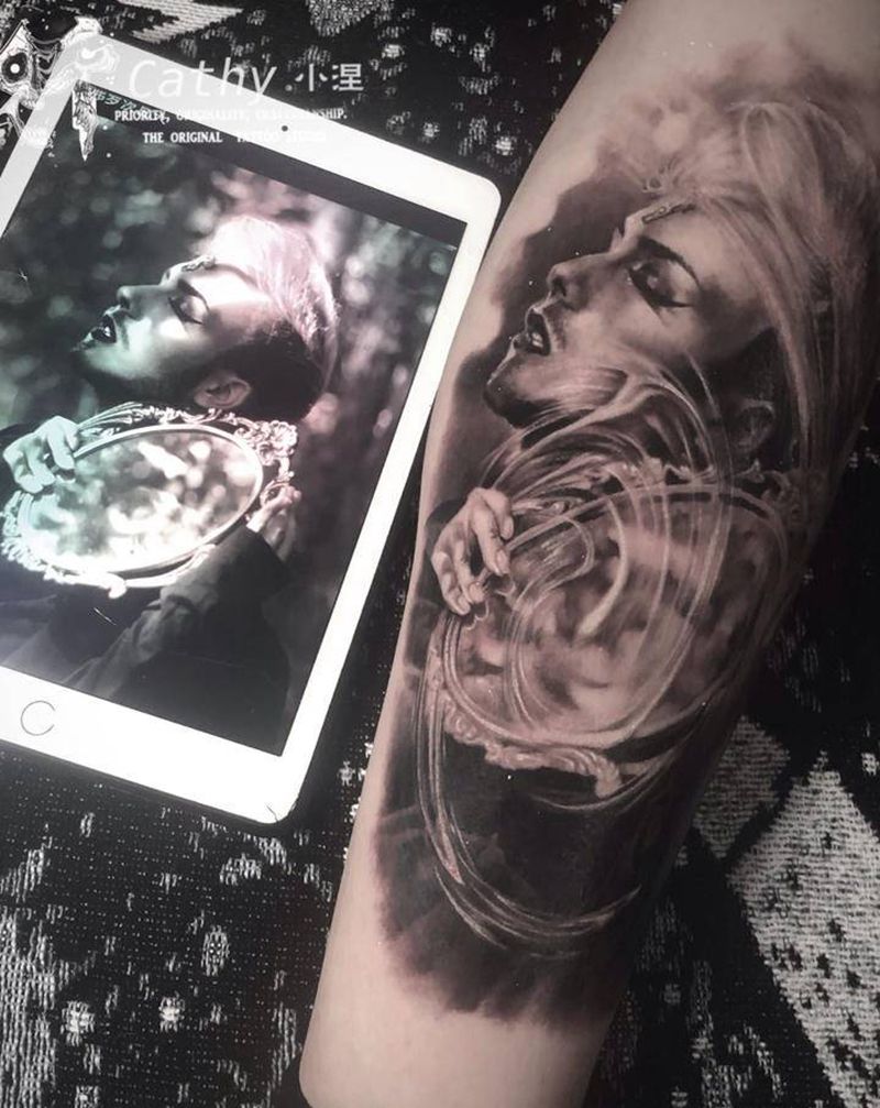 镜纹身图片_腿部手臂欧美写实New School镜子肖像仟纹身图案