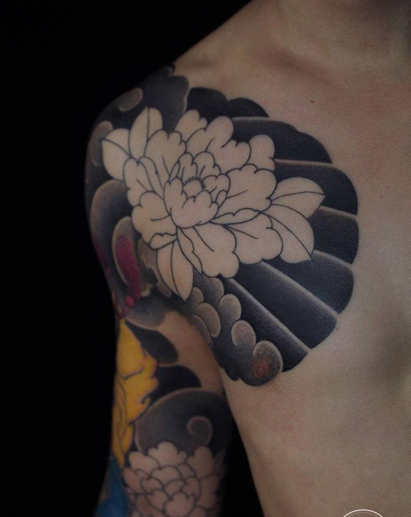 半胛牡丹纹身纹身图片_胸部老传统重庆纹身图案