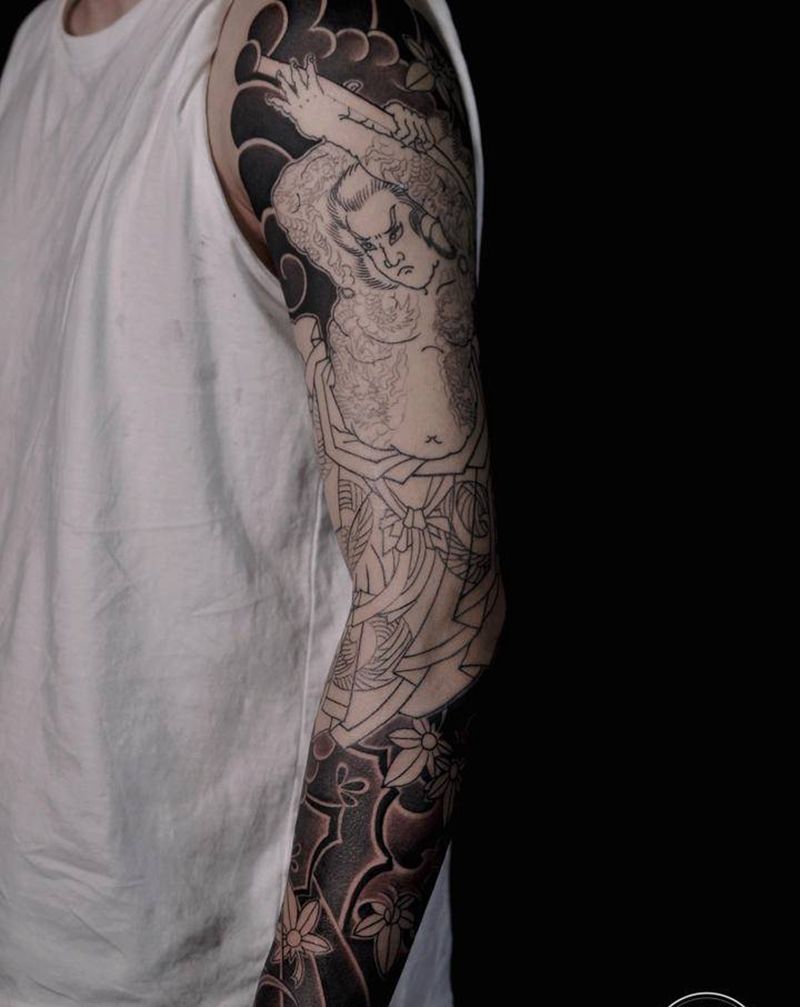 九纹龙花臂纹身图片_手臂老传统重庆纹身图案