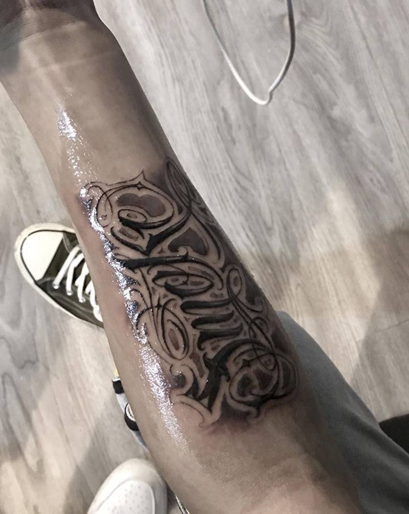 两个特价花体字纹身图片_手臂花体字纹身图案