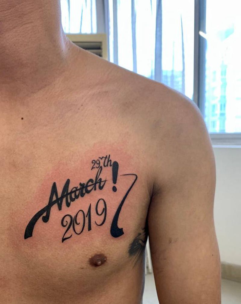 英文纹身图片_胸部纹身图案