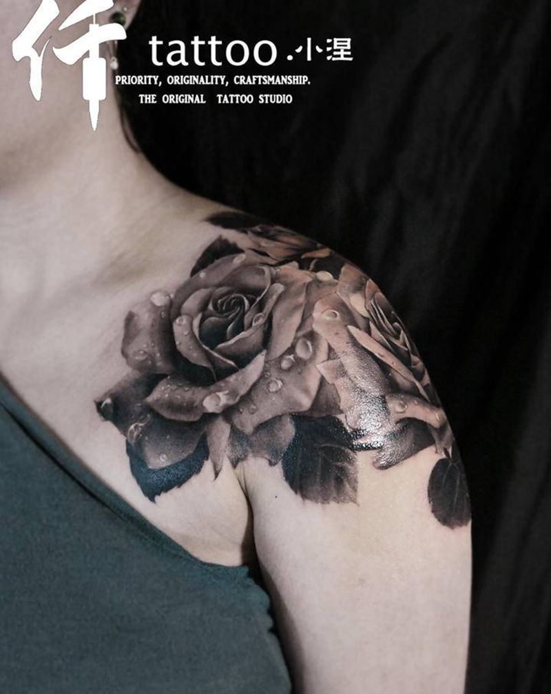 玫瑰花纹身图片_肩部欧美写实纹身图案