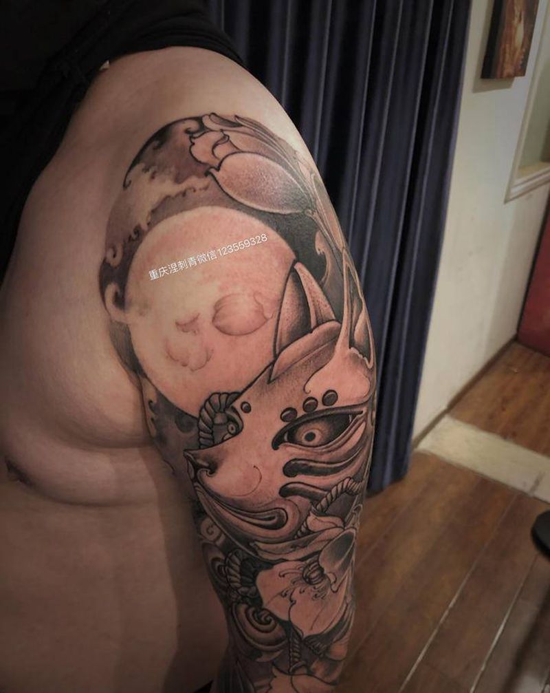 黑灰花臂纹身图片_颈部肩部新传统Old School纹身图案