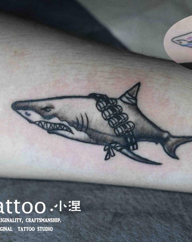 鲨鱼纹身图片_手臂纹身图案