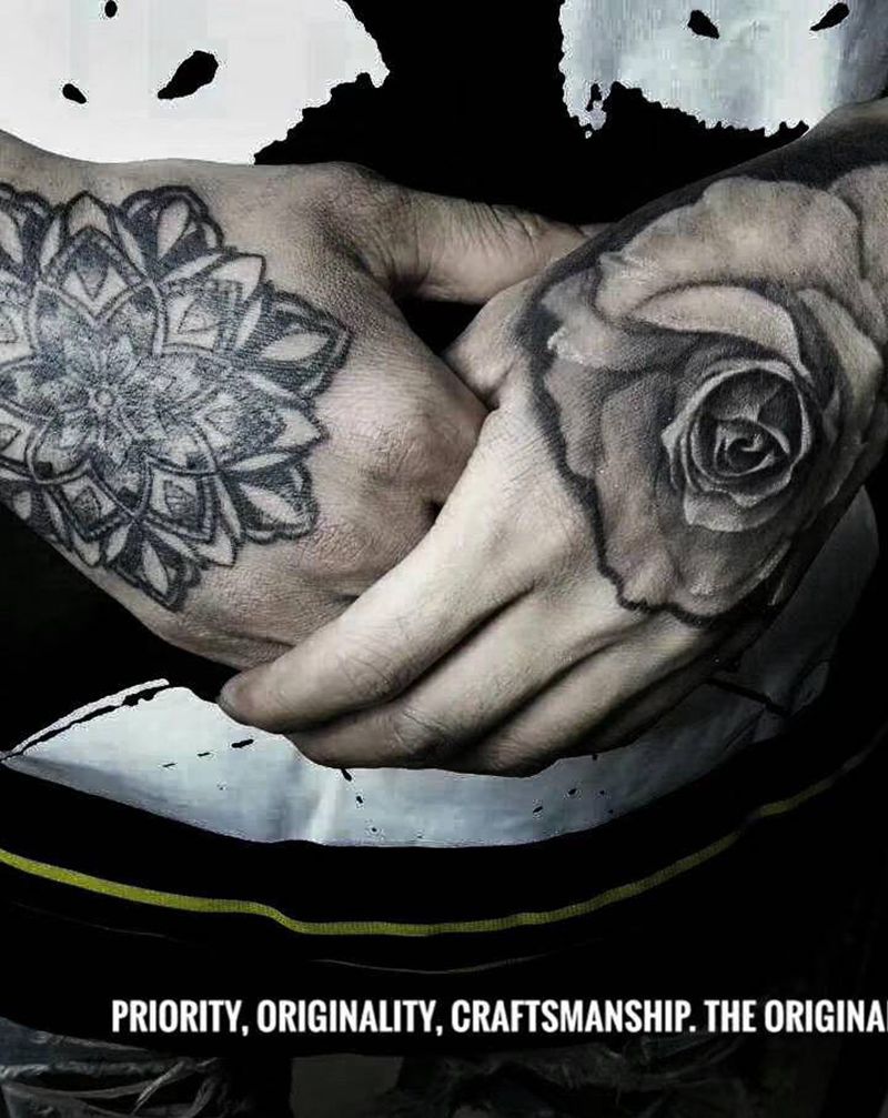 花手纹身图片_手部纹身图案