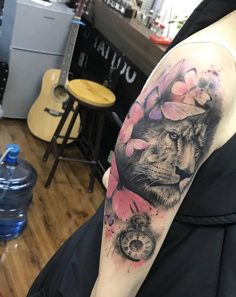 花狮子纹身图片_手臂欧美写实纹身图案