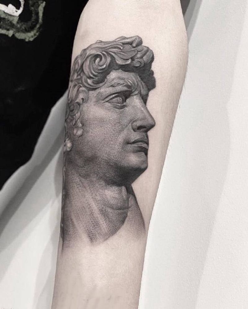 大卫纹身图片_手臂欧美写实点刺纹身图案