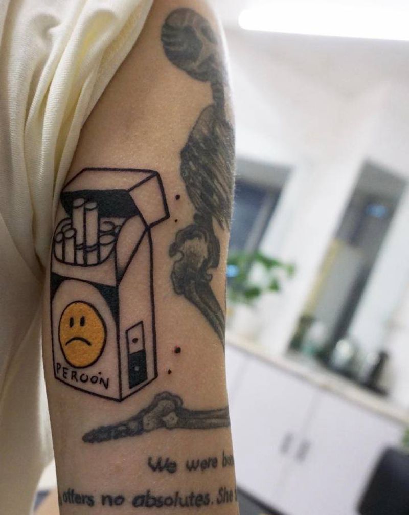 烟盒纹身图片_手臂纹身图案