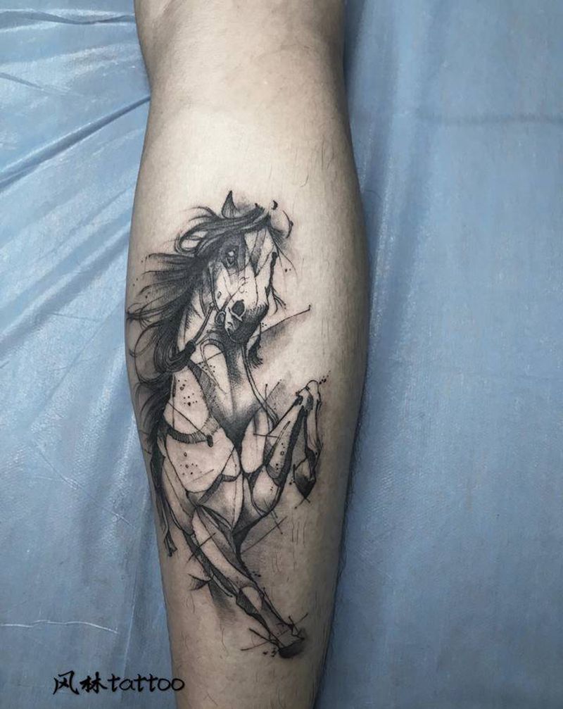 骏马纹身图片_腿部欧美写实水墨纹身图案