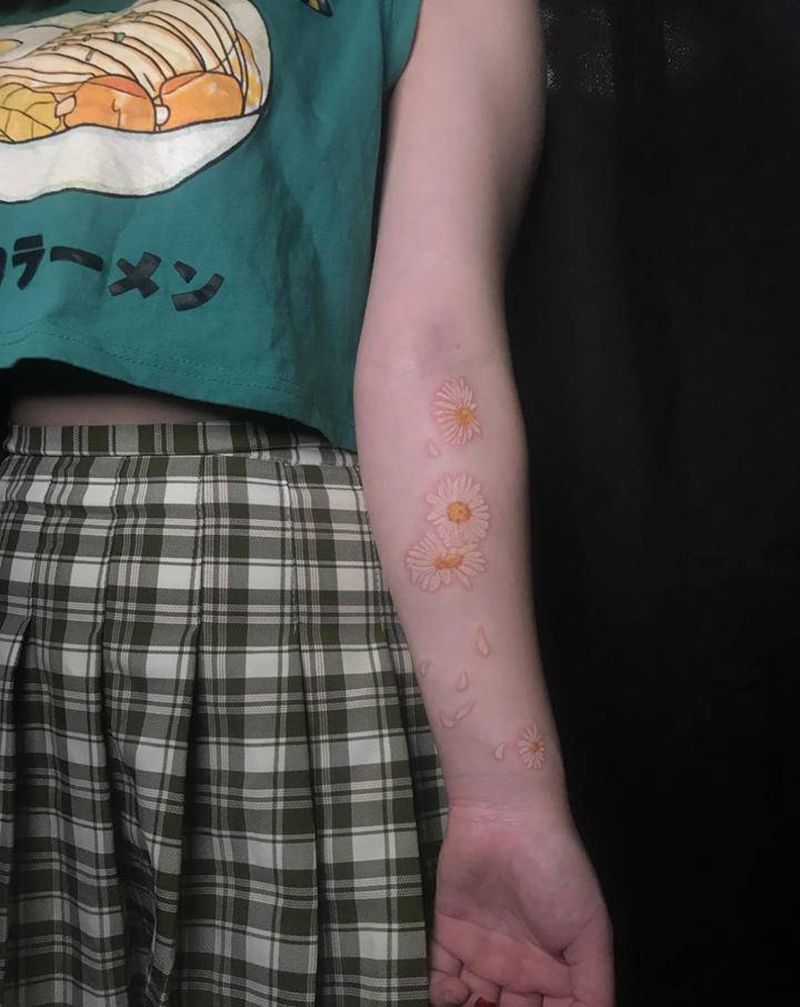 雏菊纹身图片_手臂纹身图案