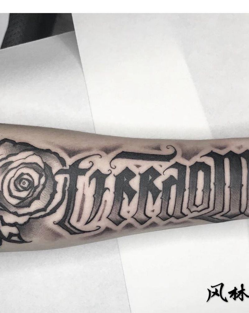 花体字纹身图片_手臂花体字纹身图案