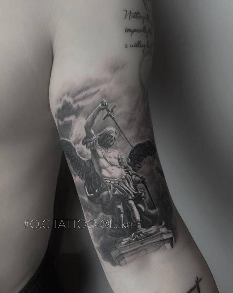 米迦勒纹身图片_手臂欧美写实纹身图案