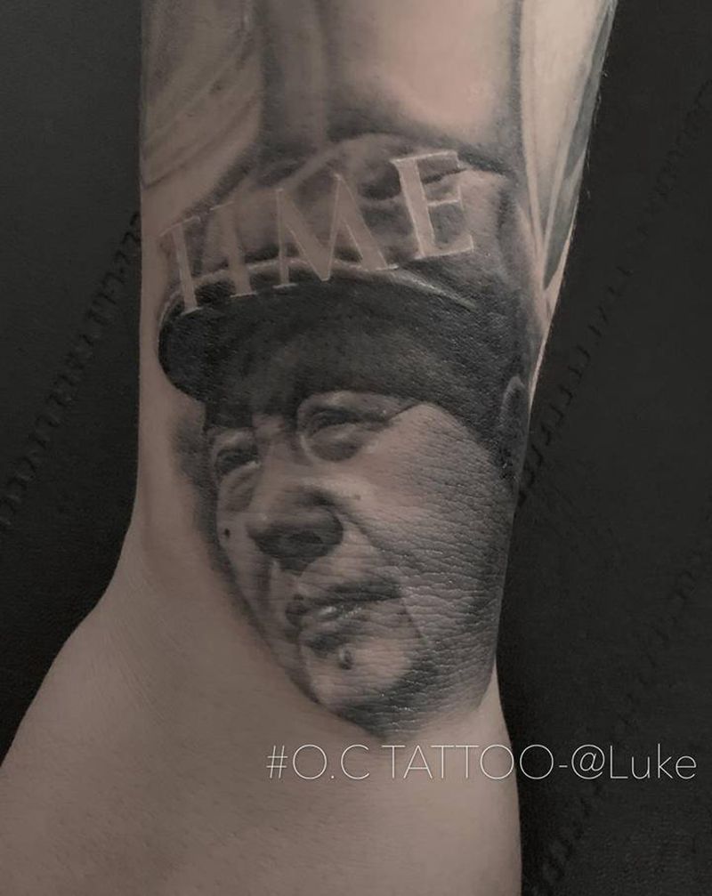 毛泽东纹身图片_手臂手部欧美写实纹身图案