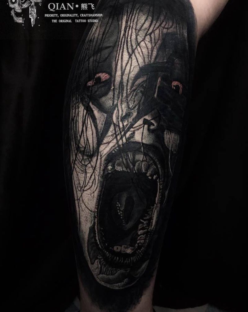 暗黑女像纹身图片_腿部欧美写实暗黑女像重庆纹身图案