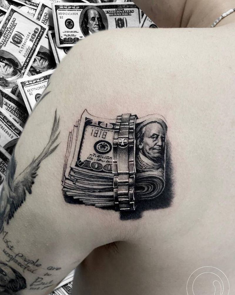 美金和表纹身图片_手臂肩部欧美写实美金手表钱纹身图案