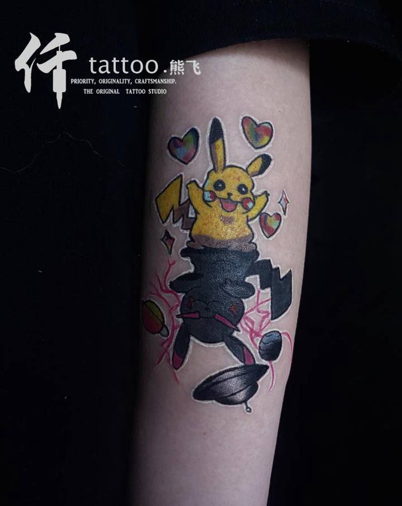 皮卡丘纹身图片_手部Old School卡通纹身图案