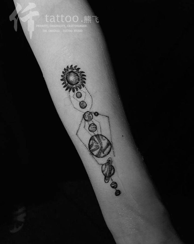 点刺纹身图片_手臂点刺纹身图案