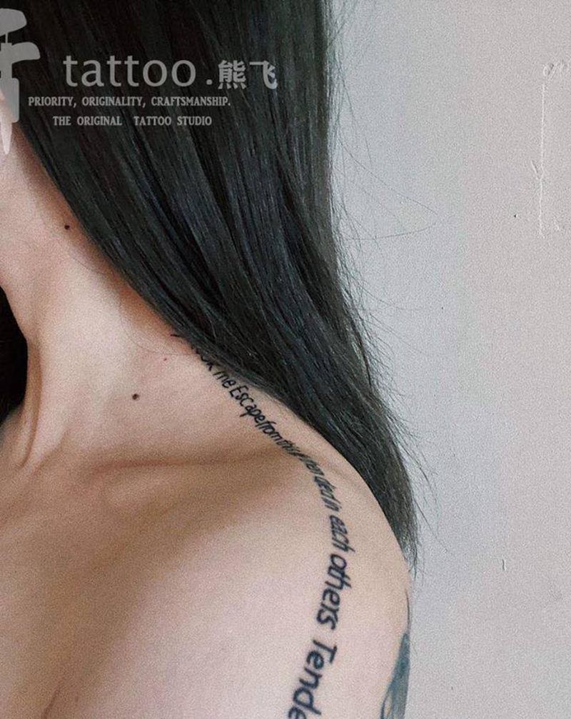 无题纹身图片_肩部字体纹身图案
