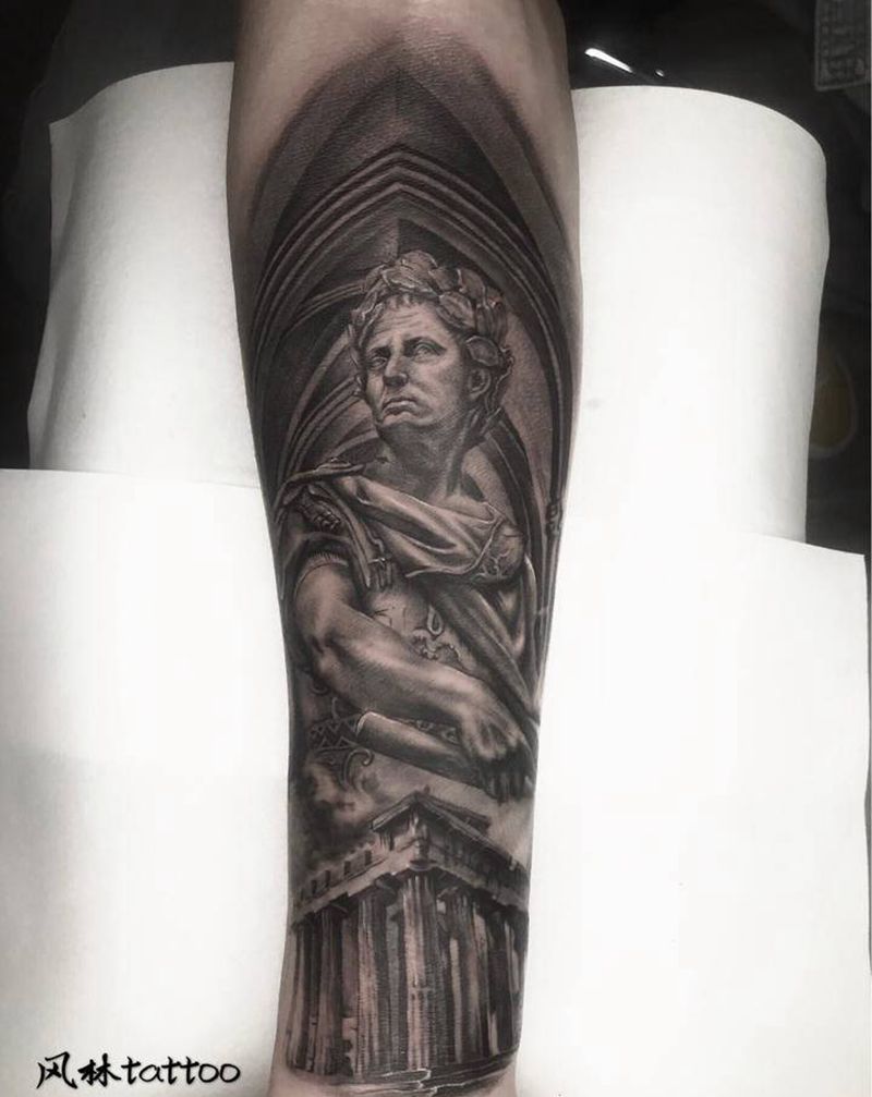 凯撒大帝纹身图片_手臂欧美写实凯撒大帝教堂罗马柱纹身图案