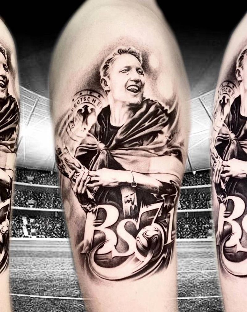 巴斯蒂安·施魏因施泰格纹身图片_手臂欧美写实足球肖像纹身图案