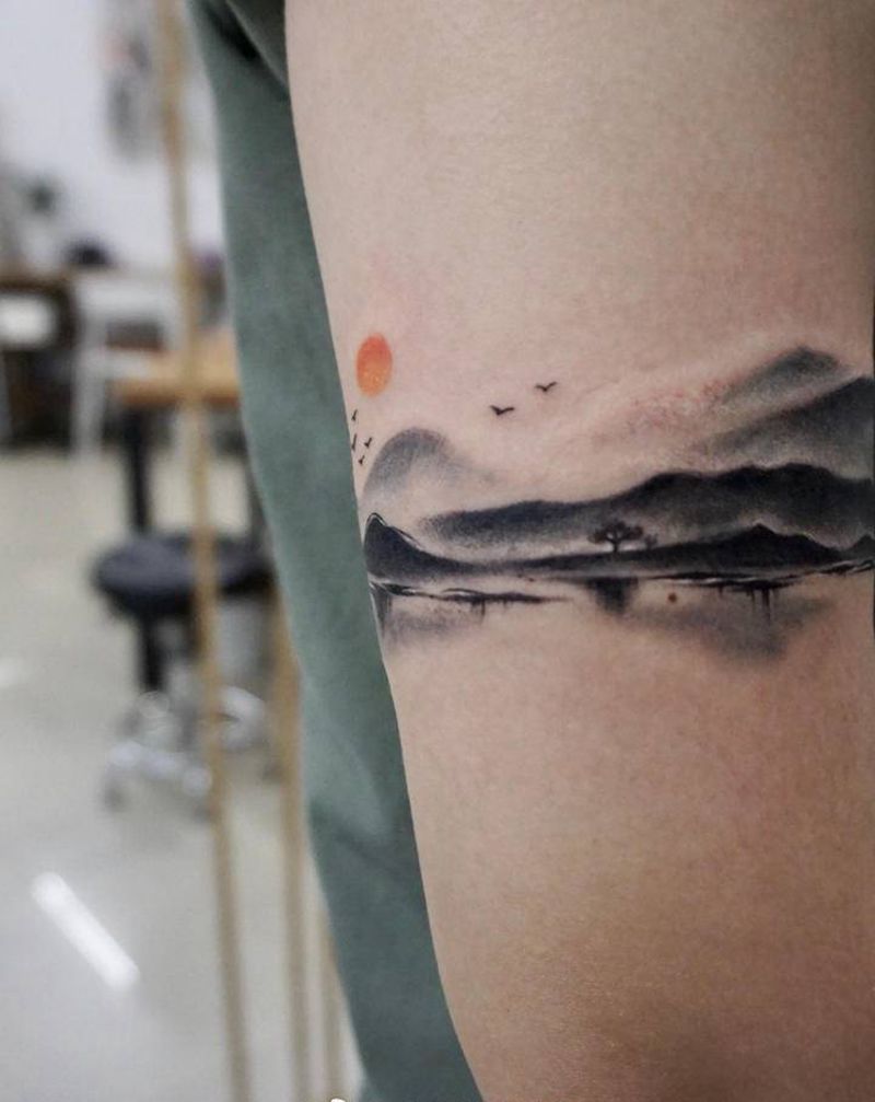 水墨纹身图片_手臂水墨纹身图案