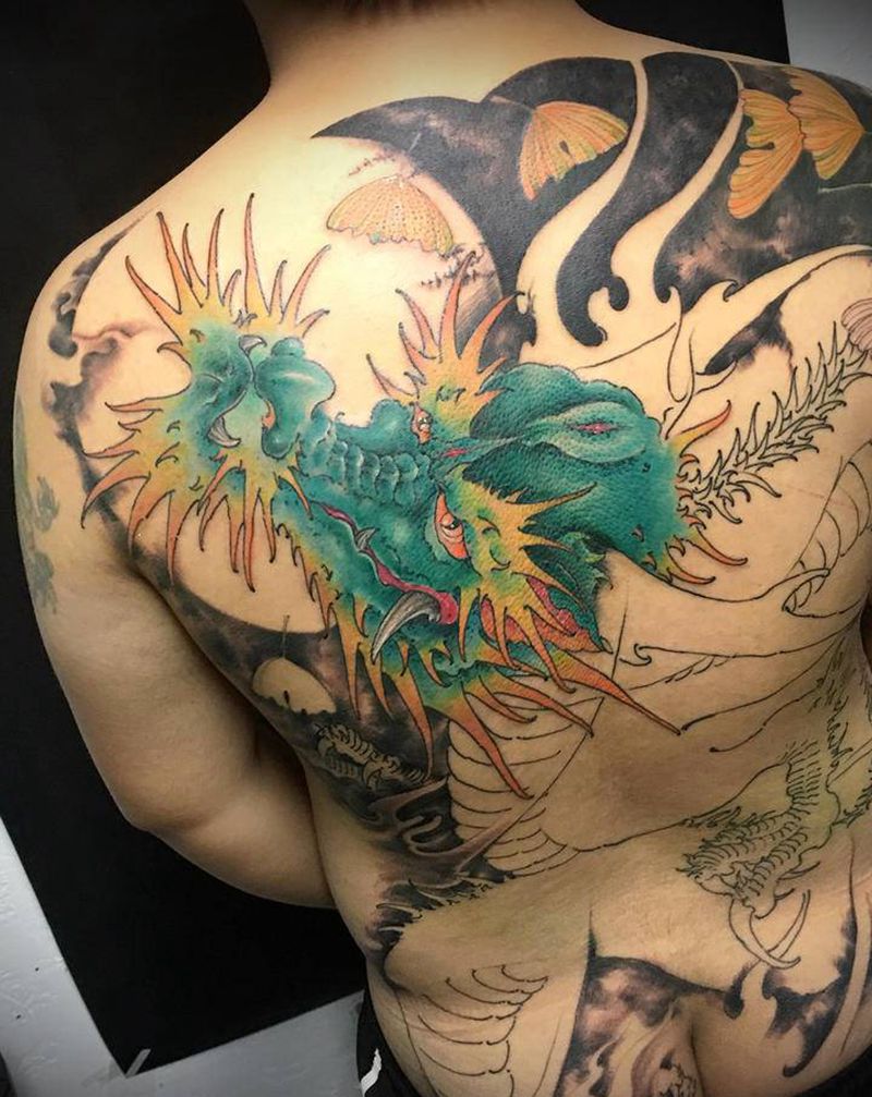 小青龙纹身图片_背部新传统纹身图案