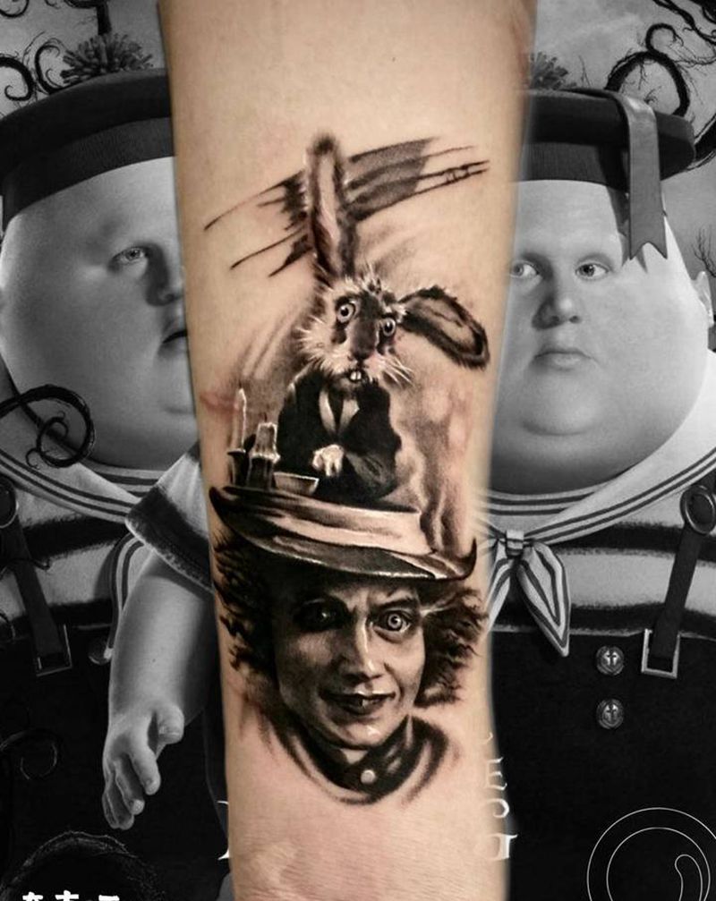 爱丽丝•梦游仙境(遮盖)纹身图片_手臂欧美写实爱丽丝兔子纹身图案