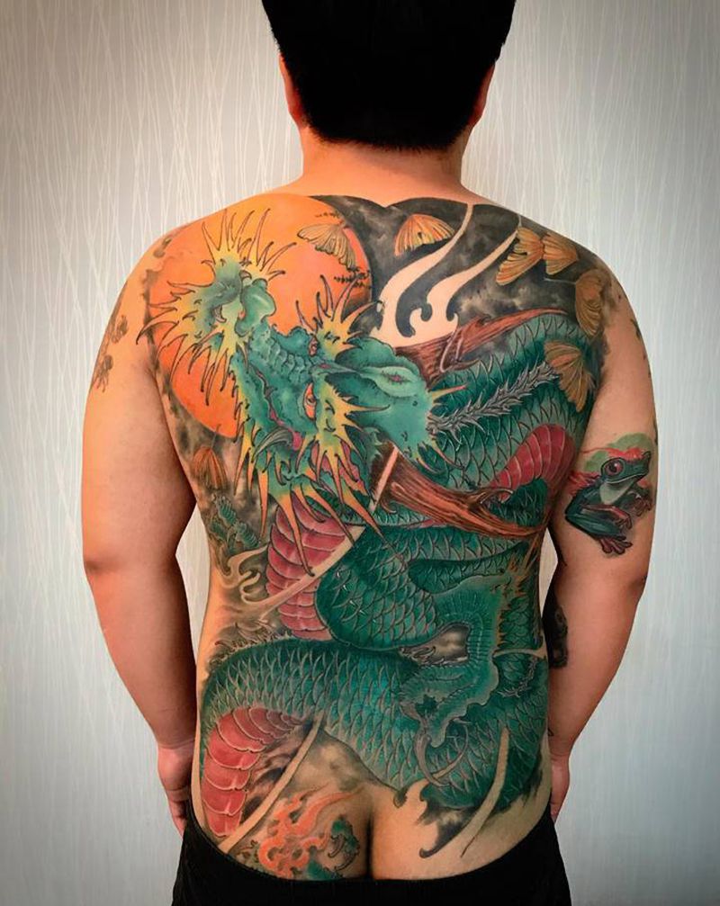 满背龙纹身图片_背部新传统纹身图案