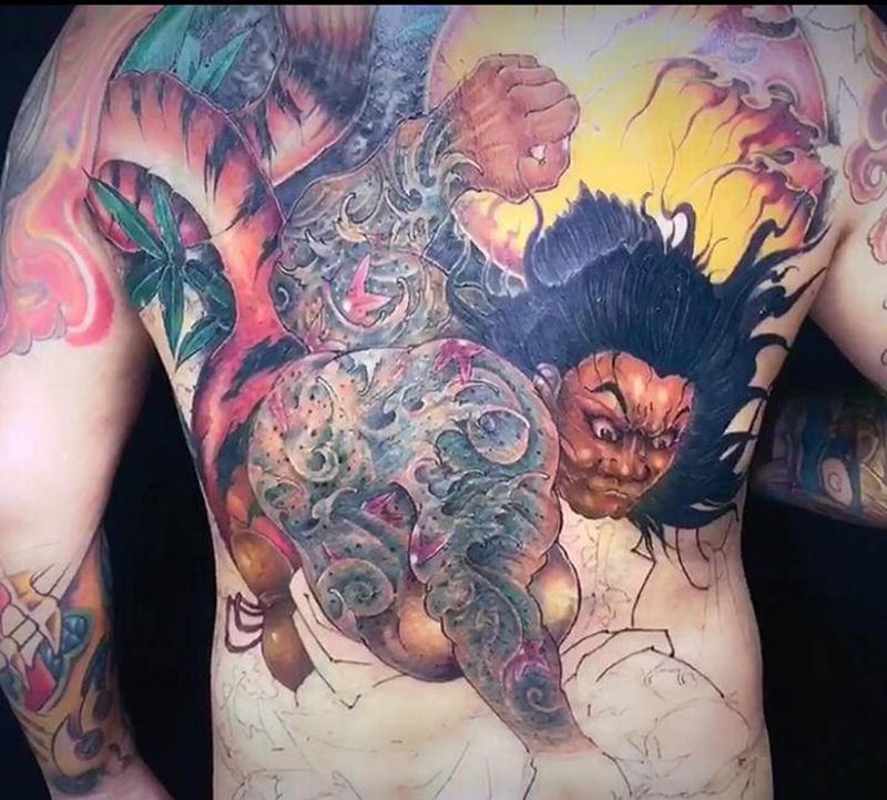 满背作品纹身图片_背部纹身图案