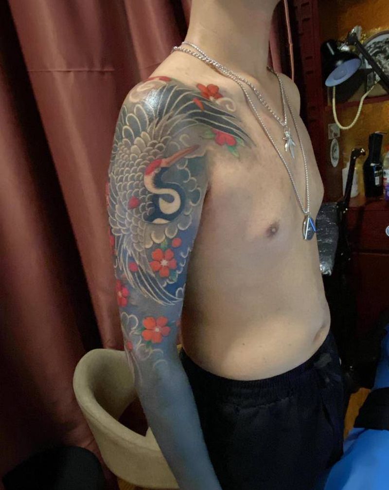 传统花臂纹身图片_手臂老传统鹤纹身图案