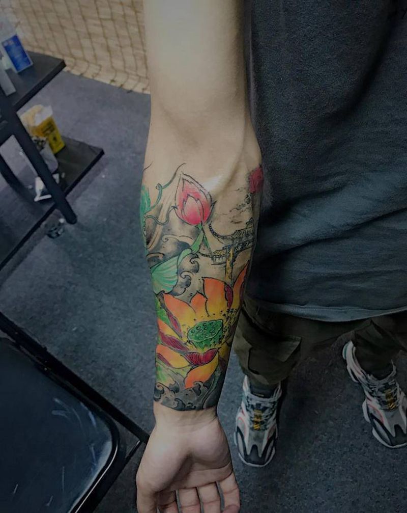 鲤鱼包小臂纹身图片_手臂新传统纹身图案