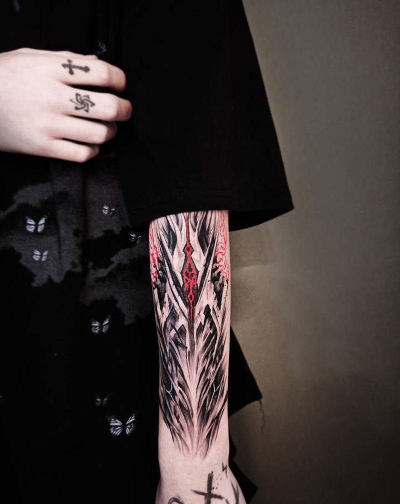 暗黑花体字纹身图片_手臂花体字纹身图案