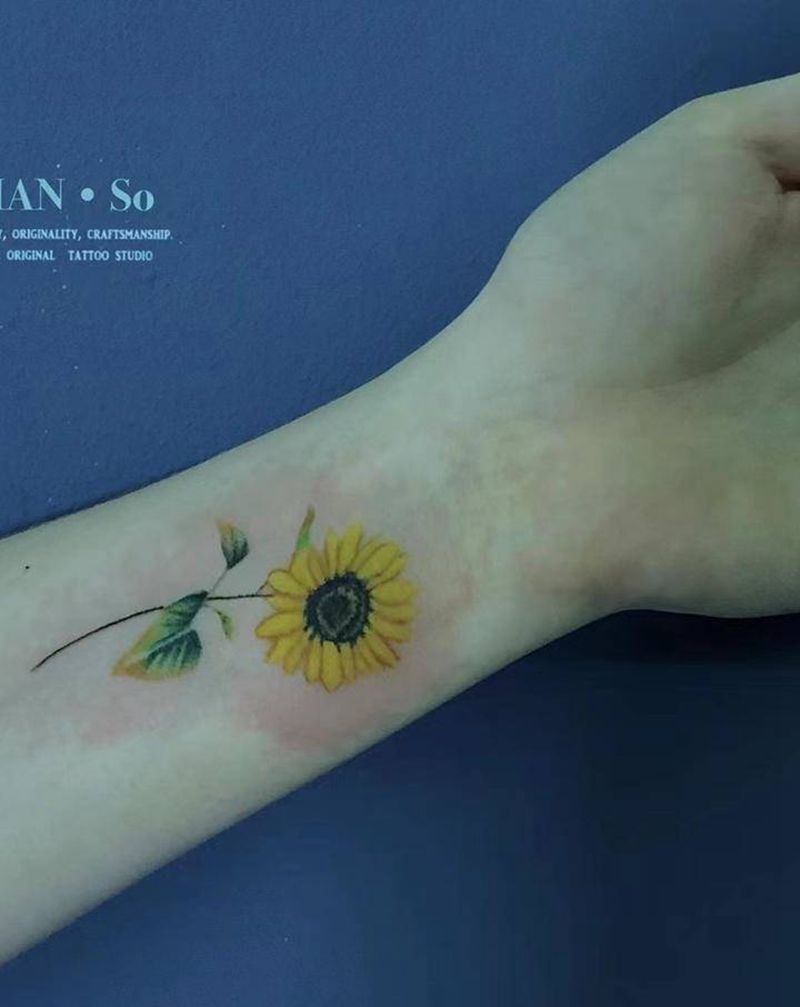 小清新纹身图片_手部水彩欧美写实小清新小图彩色小图纹身图案