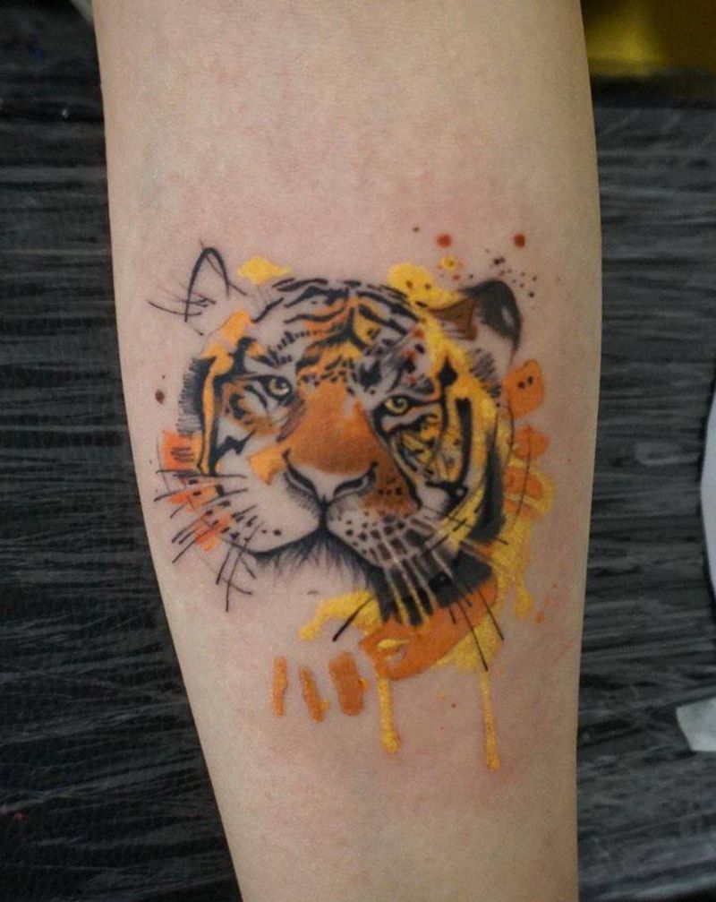 小老虎纹身图片_手臂水彩纹身图案