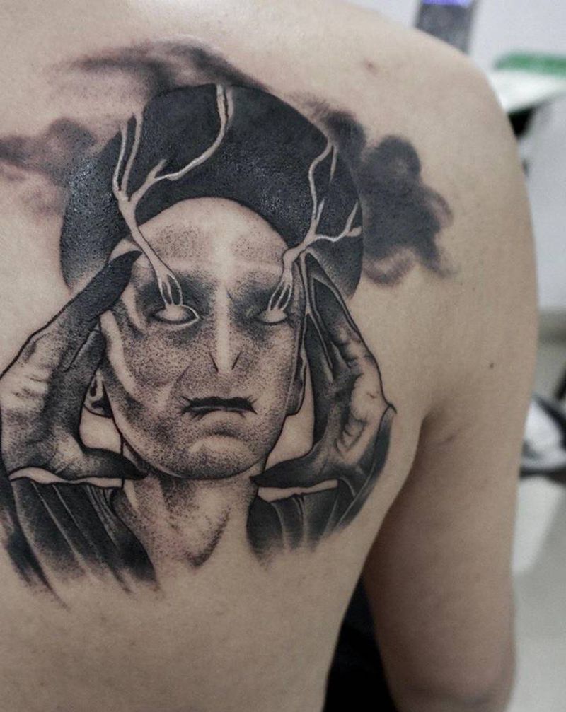 遮盖 伏地魔纹身图片_背部纹身图案