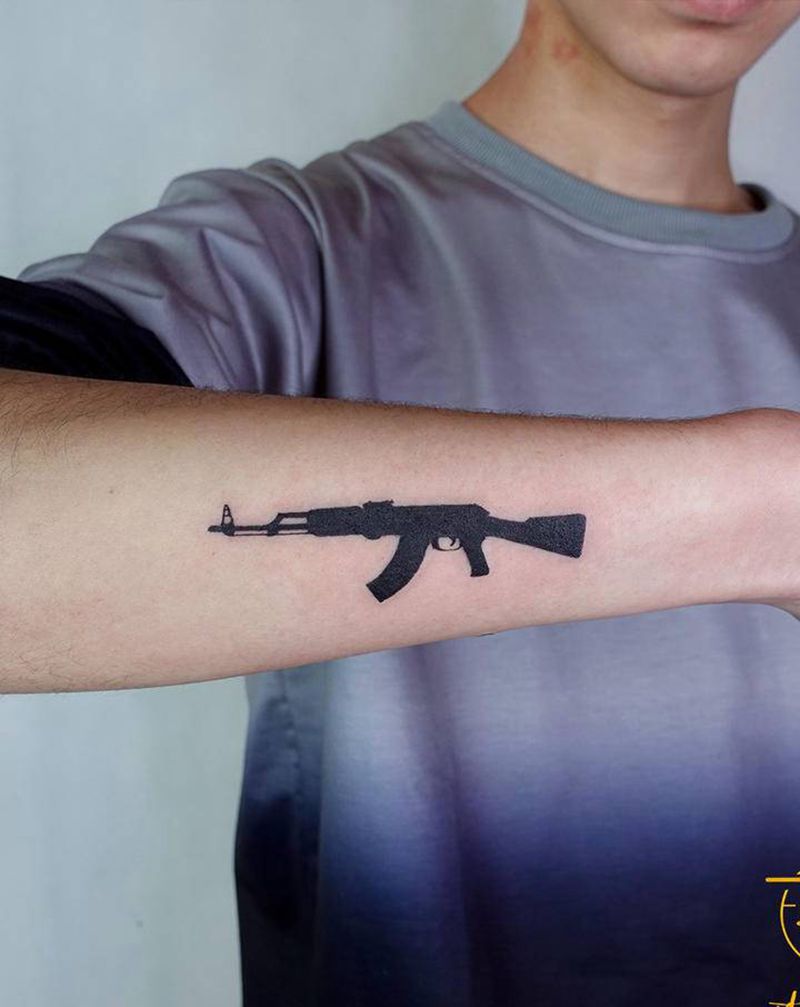 ak47纹身图片_手部图腾纹身图案
