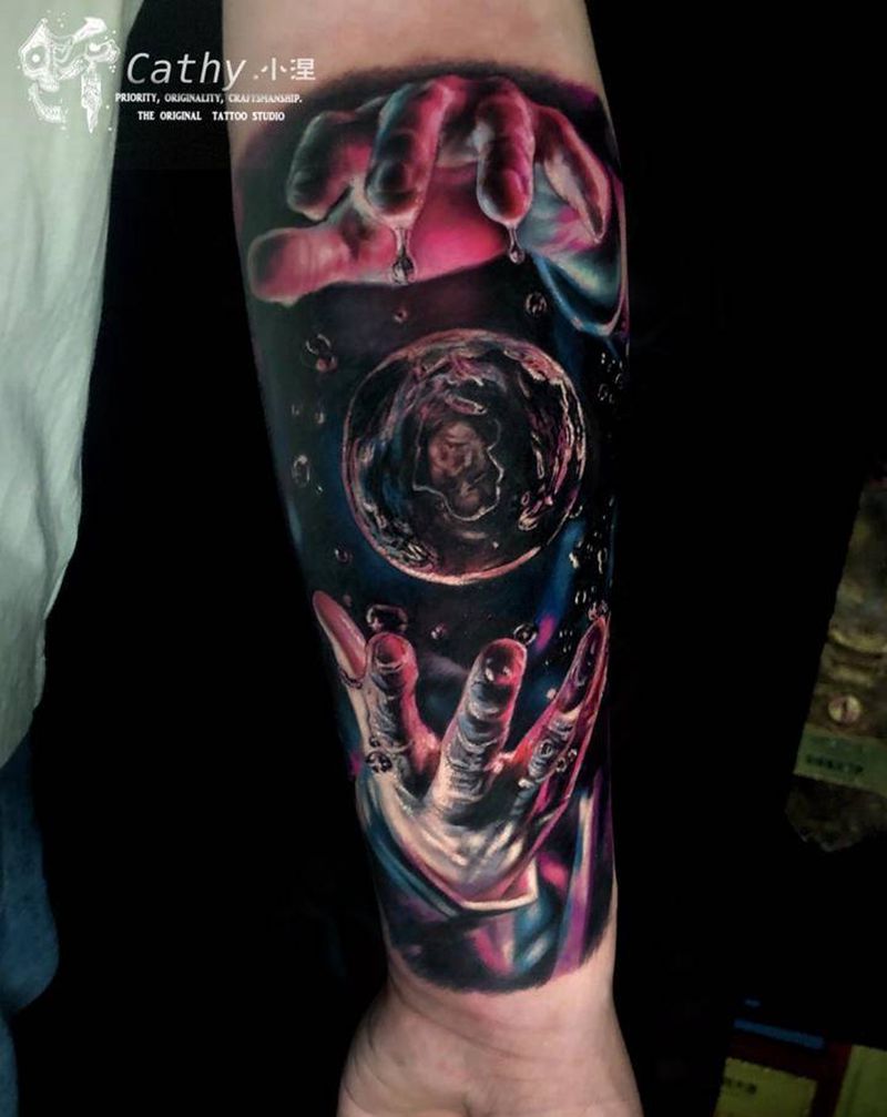 水魔球纹身图片_手臂欧美写实重庆彩色写实欧美写实纹身图案
