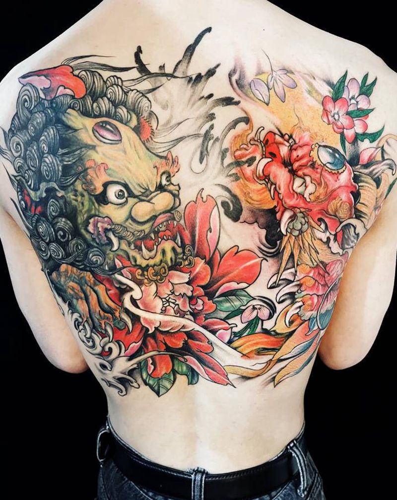 唐狮纹身图片_背部新传统唐狮纹身图案