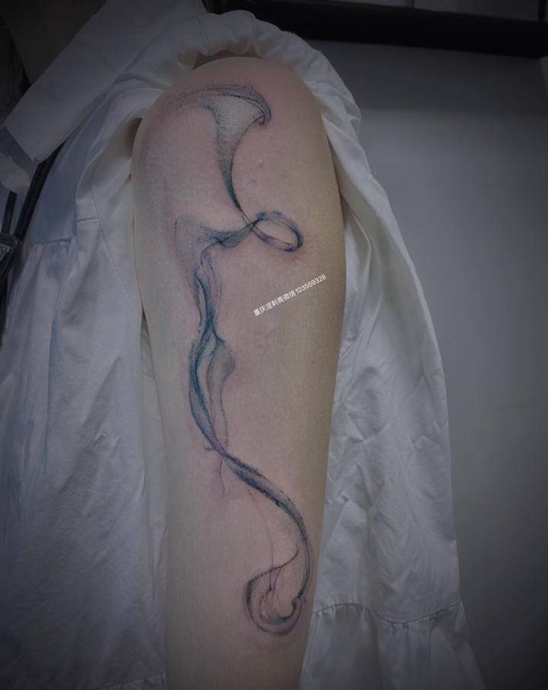 线与墨纹身图片_肩部手部水墨水彩纹身图案